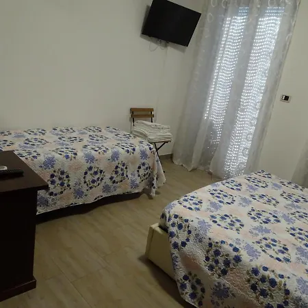 Affittacamere Lido Rivabella 3*